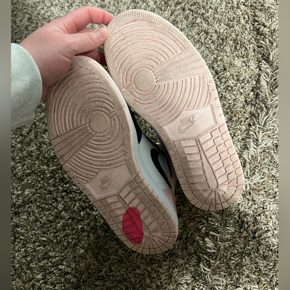 Jordan 1 Retro High OG Atmosphere Sneakers - Picture 5 of 6
